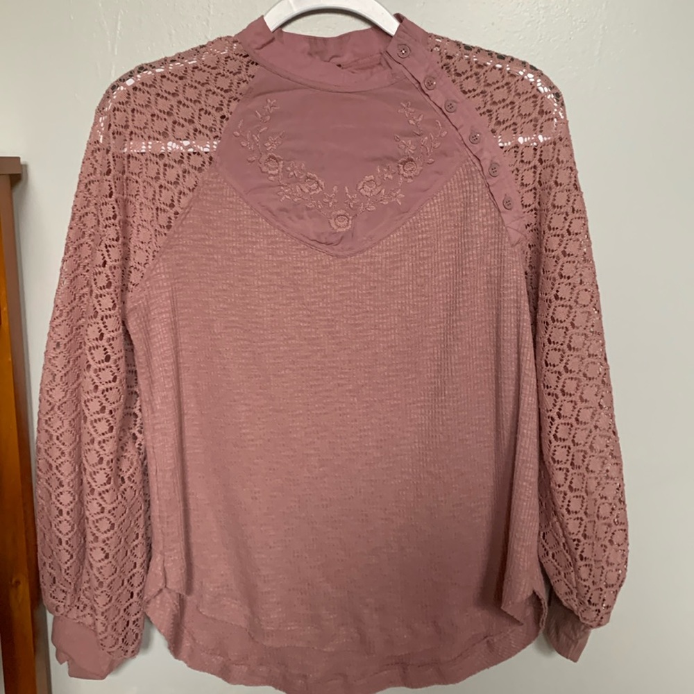 🌥️ Free People Pink Lace Thermal Top 🌥️